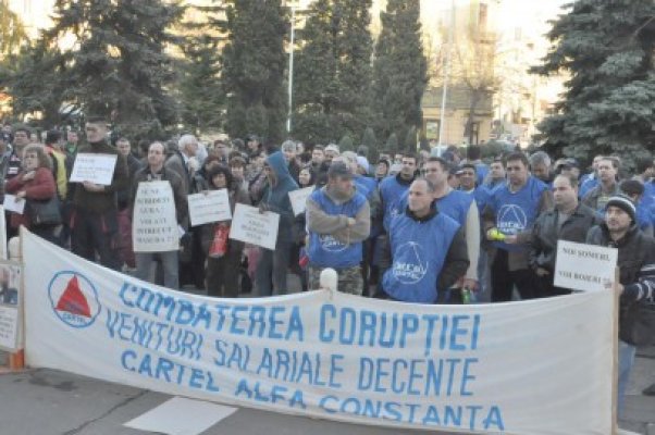 Sindicaliştii protestează: vor salarii minime mai mari de 850 de lei